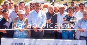 Inaugura Sergio Salomón la reconstrucción de la carretera Acatzingo-Huixcolotla