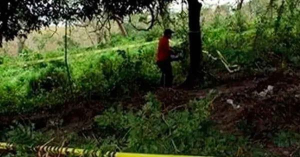 Encuentran fosa clandestina en Oaxaca; exhuman ocho cuerpos