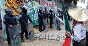 Condena Sergio Salomón agresión a policías por relleno sanitario de Calpan