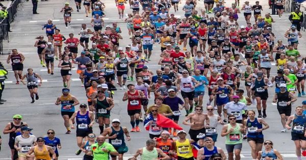 Hará el Maratón de Londres en topless; superó el cáncer