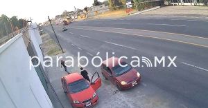Captan cámaras robo de vehículo en Tepeaca
