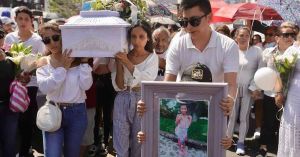 Analiza López Obrador que FGR atraiga caso de Camila en Taxco