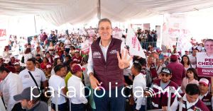 Arropa Mario Delgado a Pepe Chedraui en Puebla