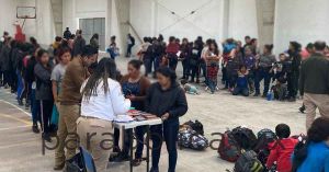 Encuentran a 226 migrantes que viajaban en tractocamión en Saltillo, Coahuila