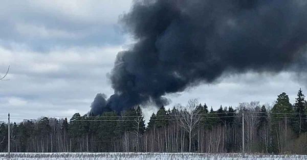 Se estrella avión militar en Rusia; viajan 15 personas