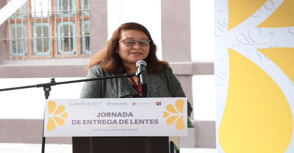 Entrega SEDIF y Beneficencia Pública lentes a población vulnerable