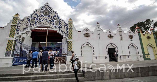 Pide Barbosa apurar la rehabilitaci&oacute;n del Mercado El Alto para las fiestas patrias