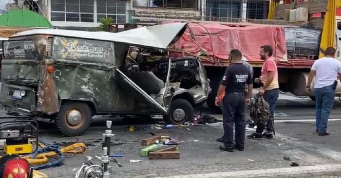 Registran una carambola en Atlixco, hay una persona prensada