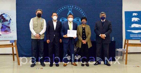 Premia la BUAP a ganadores del concurso de cartel &ldquo;Acci&oacute;n por el clima&rdquo;