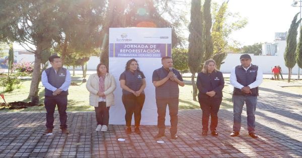 Realizan jornada de reforestación en parque de Santa María de San Andrés Cholula