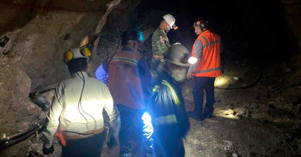 Muere una persona tras el derrumbe de una mina en Indé, Durango