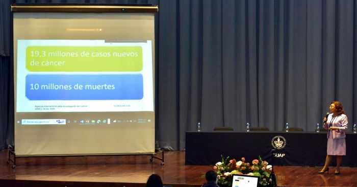 Imparten en la BUAP cátedra de nutrición para pacientes con cáncer