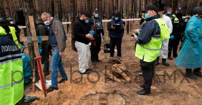 Encuentran fosa común con más de 400 cadáveres en ciudad recuperada por Ucrania