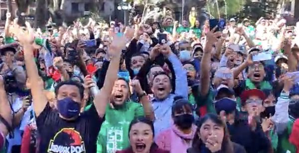 Debuta la Selecci&oacute;n en Qatar y cientos de poblanos se re&uacute;nen en el Z&oacute;calo