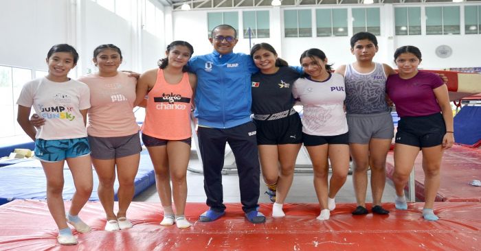 Reconoce BUAP labor de Miguel &Aacute;ngel Serrano entrenador de gimnasia