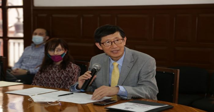 Reconoce ayuntamiento de Puebla a Kim Won-Ho como Visitante Distinguido