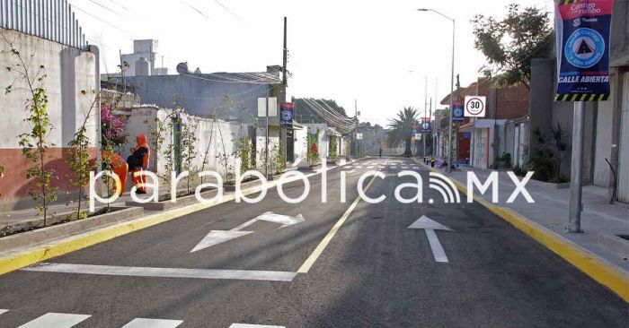 Pide Eduardo Rivera a vecinos de Loma Bella denunciar fallas en servicios