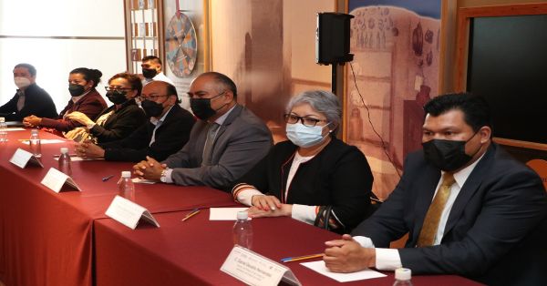 Respalda SEP a 16 nuevos directores y subdirectores del COBAEP
