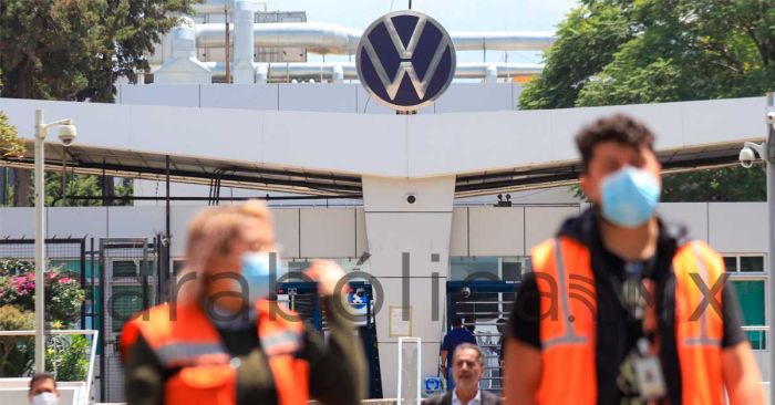 Rechazan trabajadores de Volkswagen acuerdo salarial