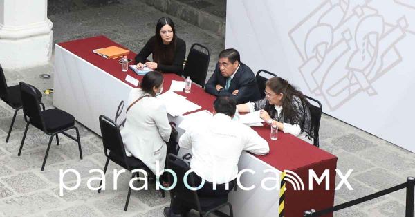Canaliza Barbosa peticiones en materias jurídica y de salud del "Martes Ciudadano"