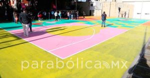 Entregan cancha remodelada en U.H. Mateo del Regil