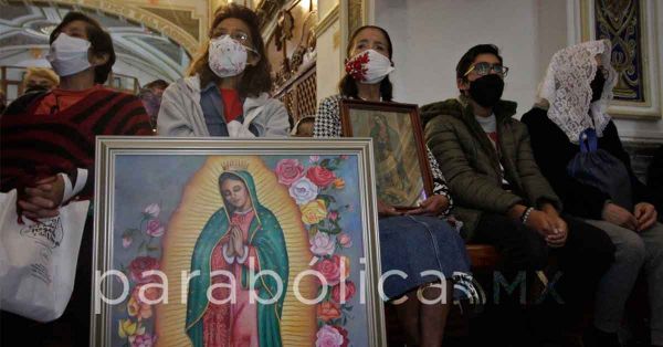 Dejan ma&ntilde;anitas a la Virgen saldo blanco en la ciudad