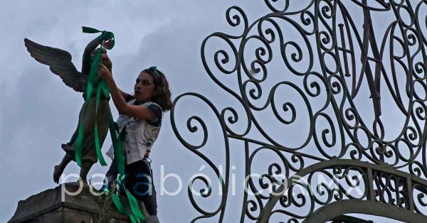 Suma despenalizaci&oacute;n del aborto apoyo de diputados