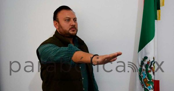 Destituyen al coordinador de Protección Civil en Cuernavaca tras ser captado inhalando polvo blanco