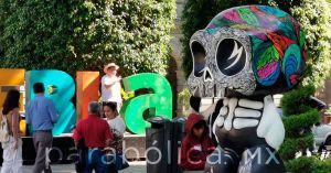 Acapara atención en el Zócalo la exposición &quot;Me lleva la huesuda&quot; (+videos)