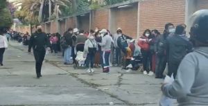 Imperan largas filas en arranque de aplicación de segundas dosis antiCovid a menores