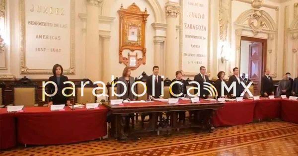 Guarda Cabildo luto por Barbosa; extienden la mano a Sergio Salom&oacute;n