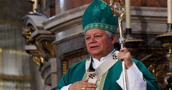 Ofrecen misa dominical a Santiago, víctima de la caída de un árbol en el Centro Histórico