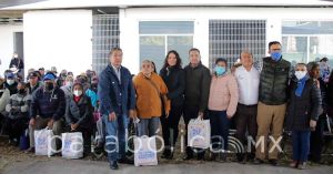 Entregan despensas navideñas en San Andrés Cholula