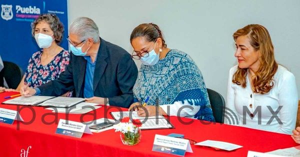 Celebran SMDIF Puebla y alianza francesa convenio de colaboración en favor de adultos mayores
