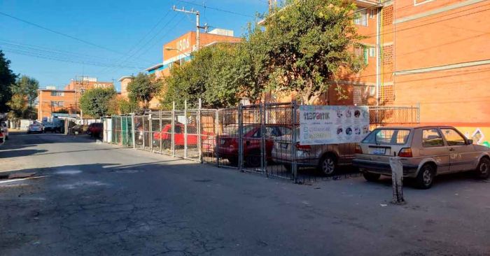 Piden poblanos al ayuntamiento el retiro de mil 221 jaulas de la vía pública