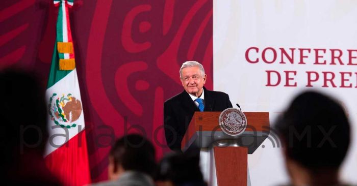 Avala AMLO que siga Monreal como coordinador de Morena en el Senado