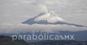 Mantiene Popocatépetl emisión continua de vapor de agua y gas
