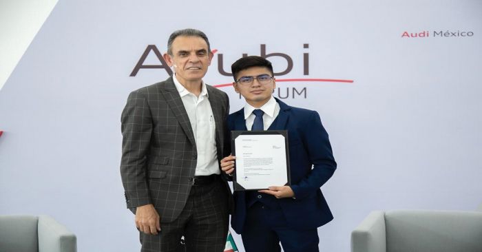Reconoce Audi M&eacute;xico al mejor aprendiz de la generaci&oacute;n 2021