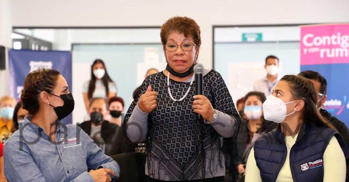 Compartieron jóvenes y adultos de Puebla experiencias en el conversatorio entre generaciones