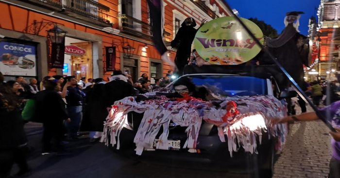 Participan más de 5 mil personas en la 'Marcha Siniestra' de Puebla