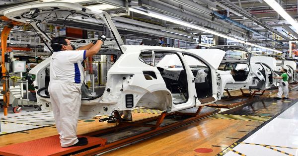 Aumenta producción de autos en Volkswagen de México