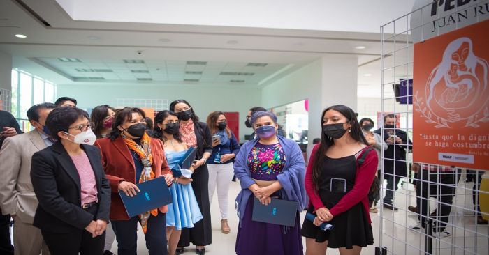Inauguran en la BUAP exposici&oacute;n D&iacute;a Naranja