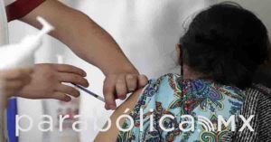 Anuncian fecha de vacunación en personas de 50 a 59 años y a embarazadas en Puebla