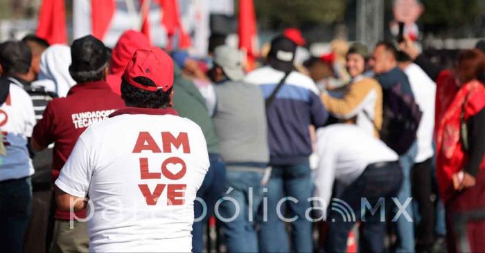 Exhiben &quot;musculo poblano&quot; en la Marcha del Pueblo