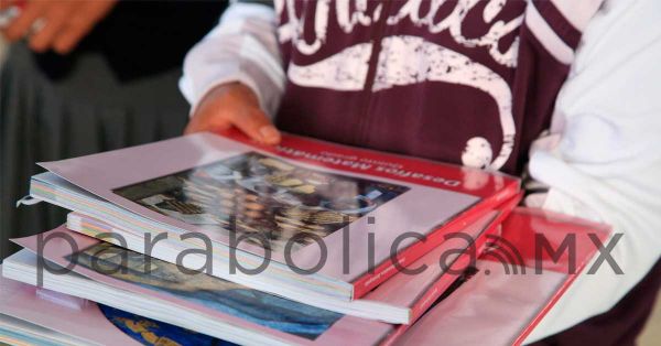 Entrega SEP textos gratuitos a las Cordes
