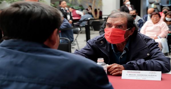 Reciben apoyos personas discapacitadas en el &quot;Martes Ciudadano&quot;