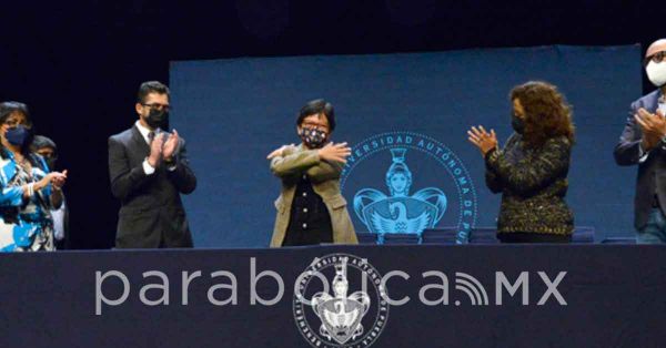Preside Lilia Cedillo la graduaci&oacute;n de 268 egresados de Psicolog&iacute;a