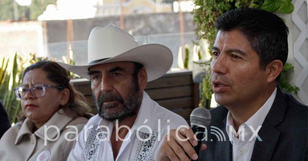 Pide Eduardo Rivera que la Fiscal&iacute;a aclare origen de presuntas narcomantas