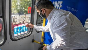 Coloca SMT 2 mil 271 etiquetas de asientos preferenciales en el transporte público