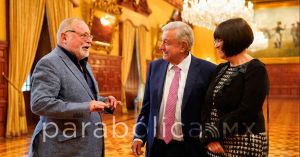 Recibe AMLO en Palacio Nacional a Fernando Savater